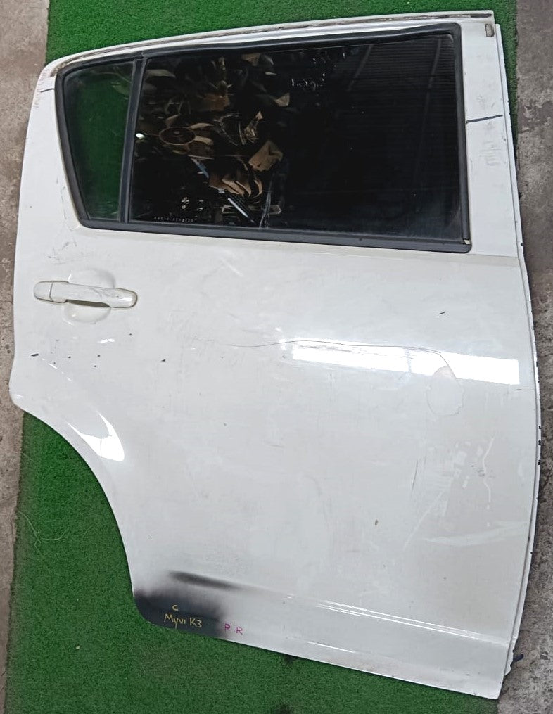 PERODUA MYVI K3 DOOR PANEL RRH COMPLETE WHITE (DP00136)