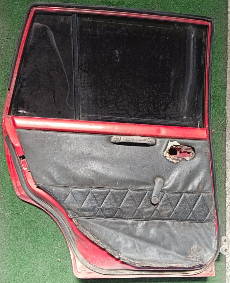 PERODUA KANCIL DOOR PANEL RLH COMPLETE RED/B (DP00140)