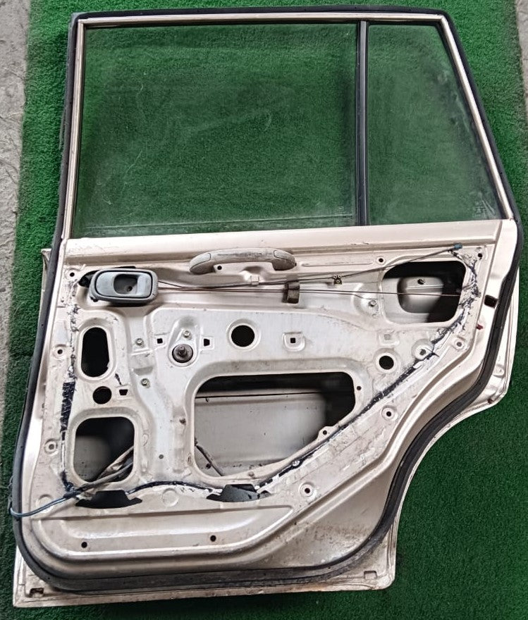 PERODUA KANCIL DOOR PANEL RRH COMPLETE WHITE (DP00152)