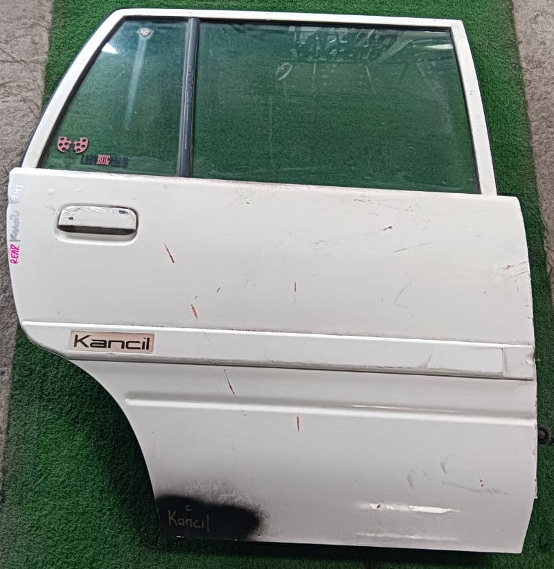 PERODUA KANCIL DOOR PANEL RRH COMPLETE WHITE (DP00153)