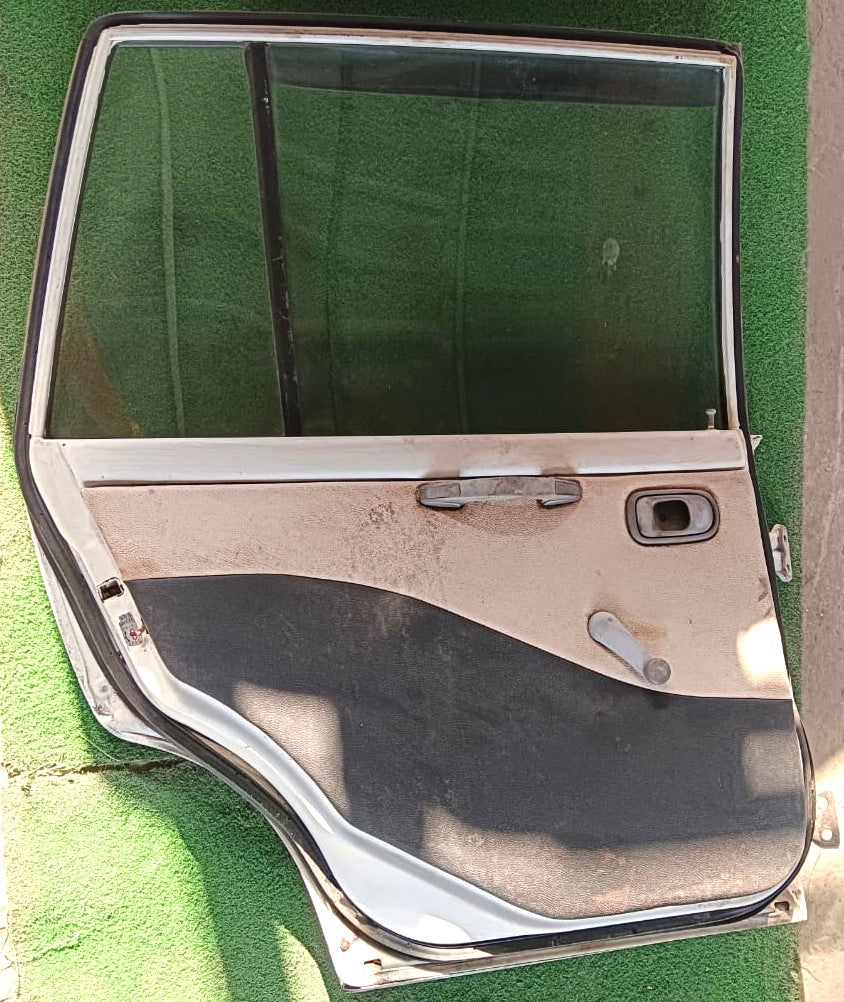 PERODUA KANCIL DOOR PANEL RLH COMPLETE WHITE (DP00176)