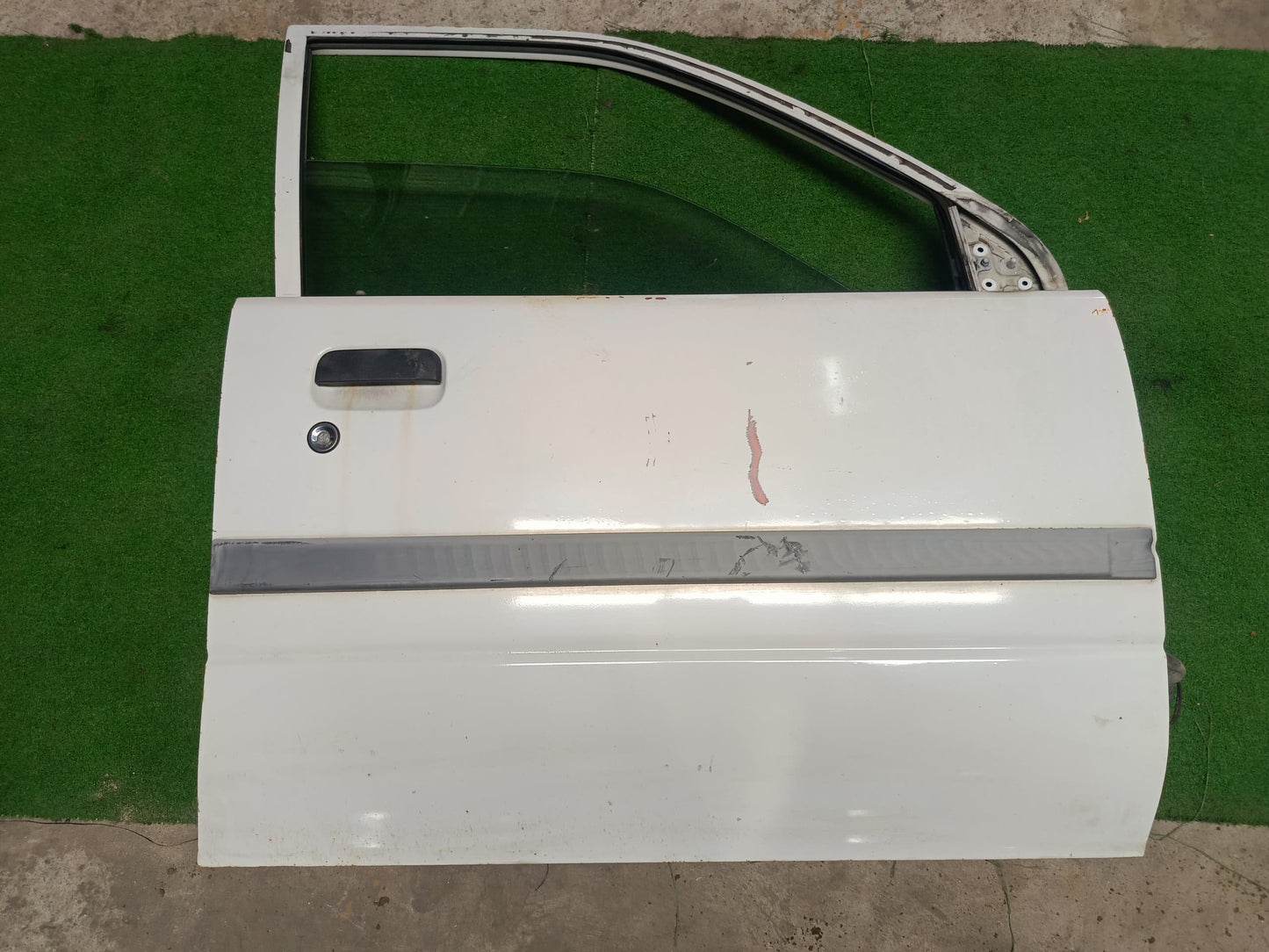 PERODUA KANCIL DOOR PANEL FRH COMPLETE WHITE (DR00005)