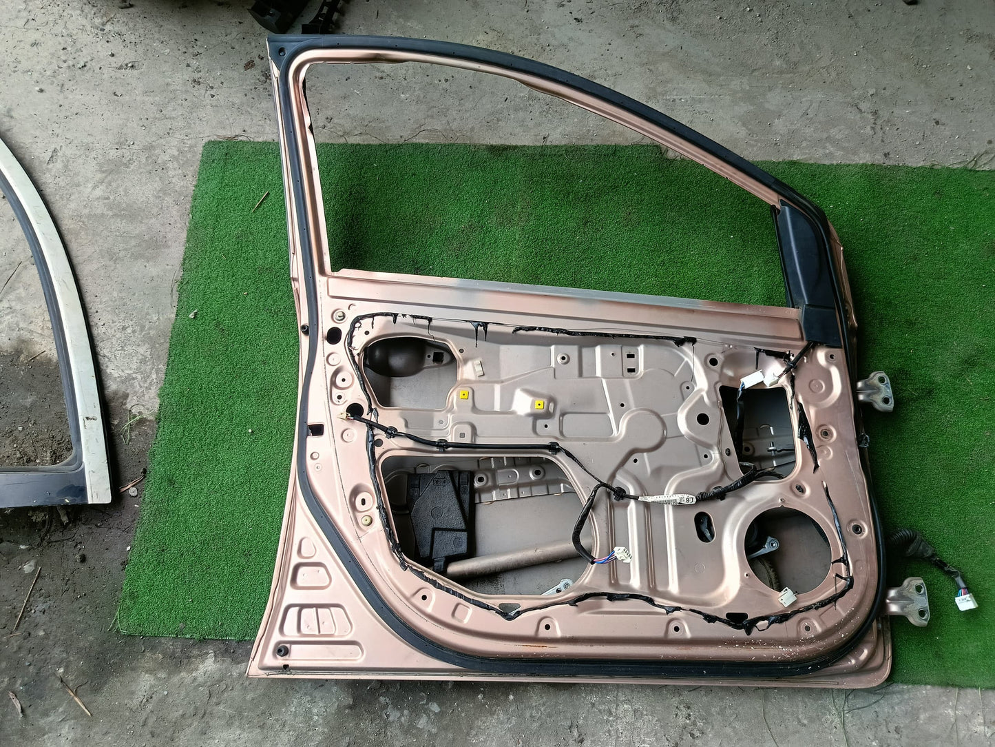 PERODUA AXIA DOOR PANEL FLH KOSONG PEACH (DR00019)