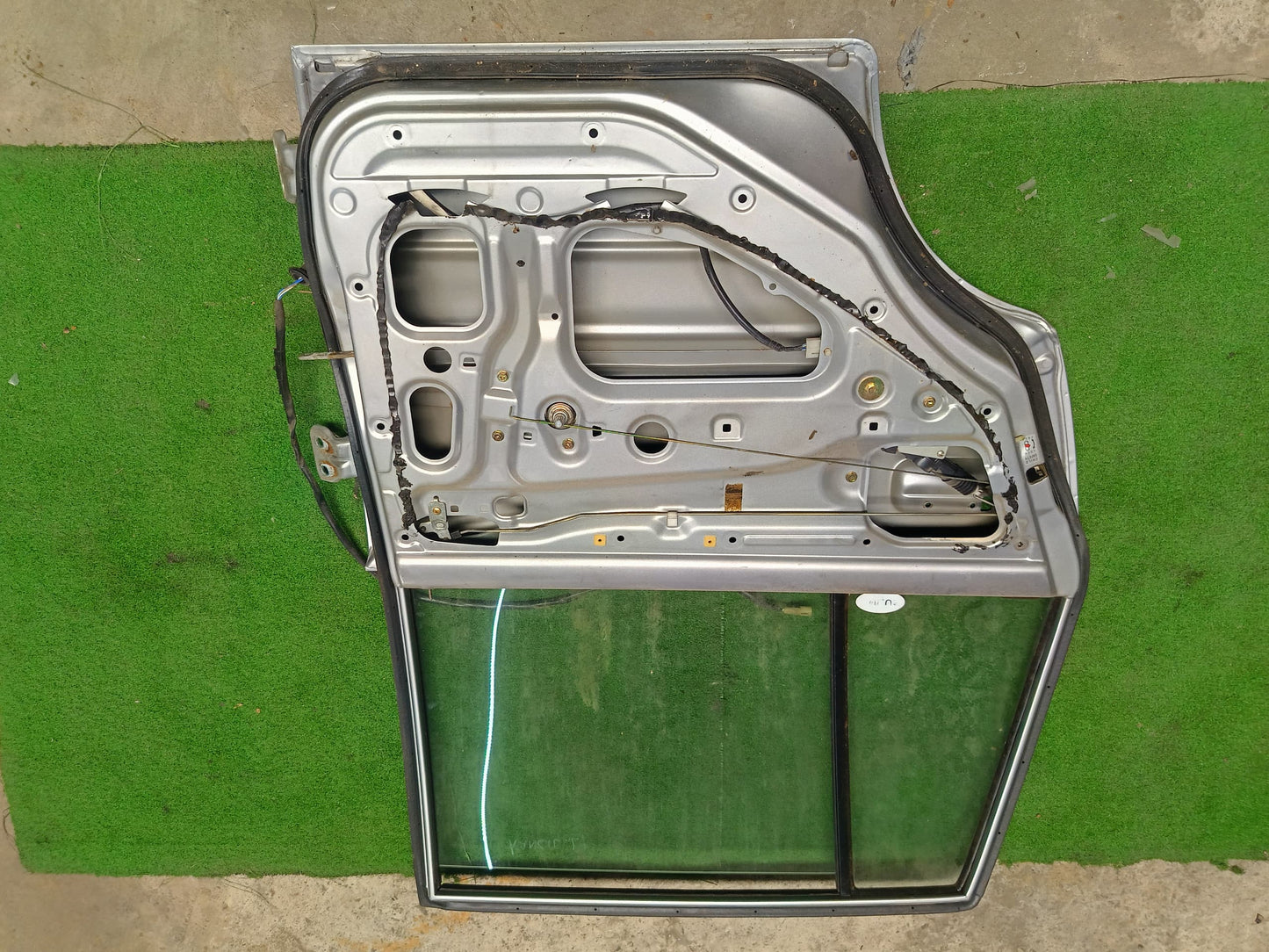 PERODUA KANCIL DOOR PANEL RLH KOSONG SILVER (DR00008)