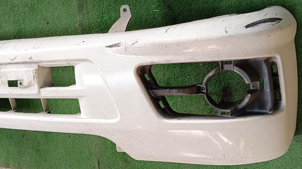 NISSAN URVAN E25 FRONT BUMPER WHITE (DA04253BA)