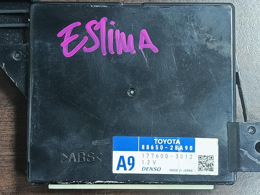TOYOTA ESTIMA AMPLIFIER ECU (88650-28A90)