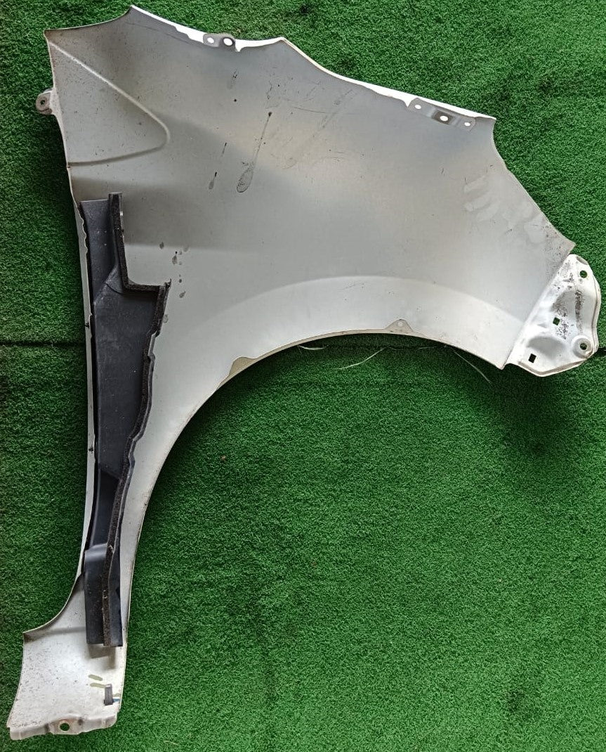 PERODUA AXIA FRONT FENDER WITHOUT HOLE WHITE LH (FFWH056)