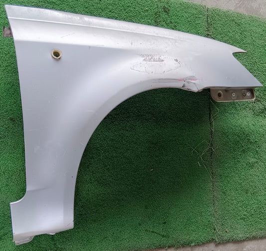 PROTON SAGA BLM FRONT FENDER WITH HOLE SILVER RH (FFWH063)