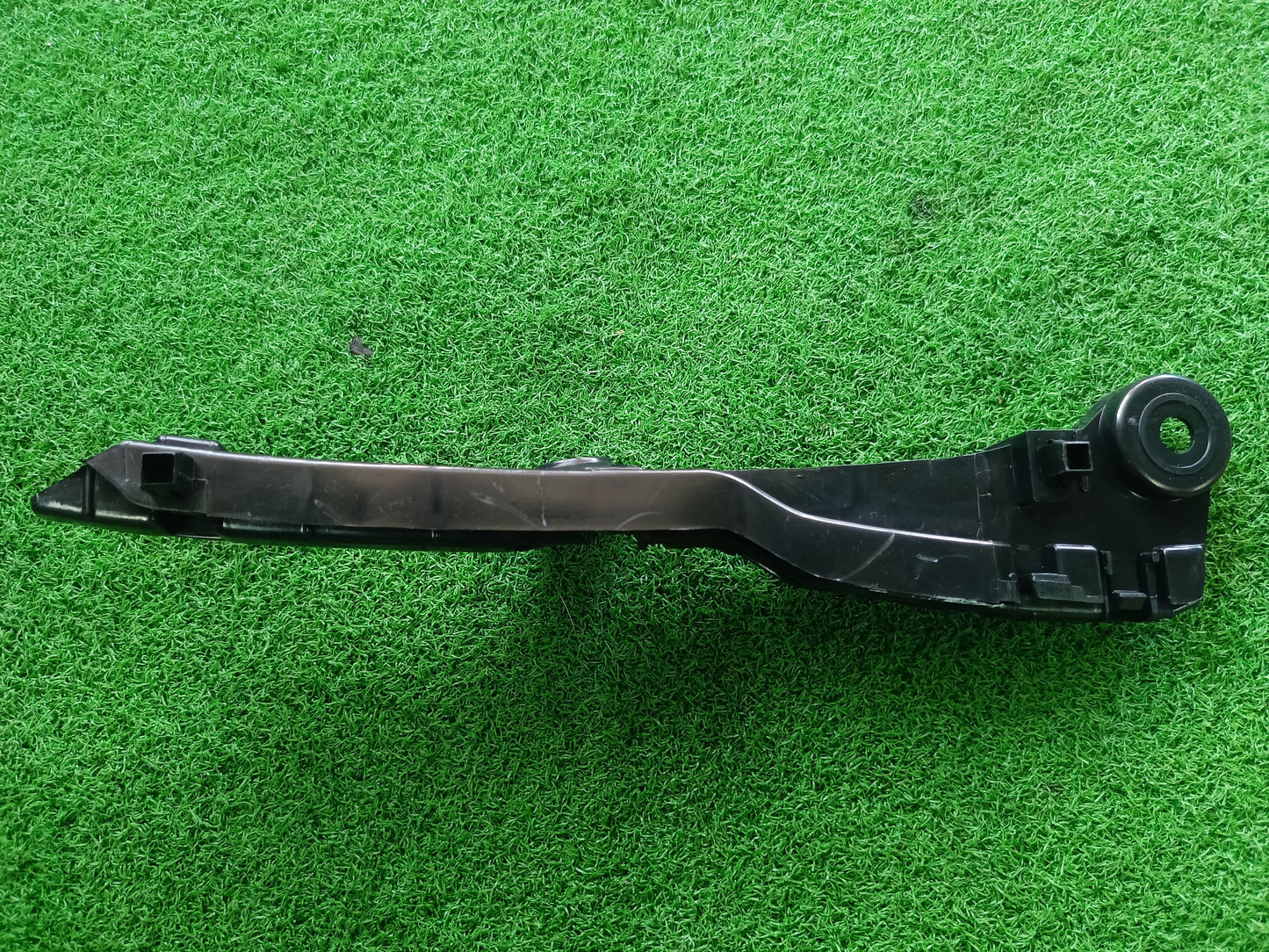 TOYOTA FORTUNER 2005 FRONT BUMPER BRACKET LH (TYN07C-1014B-LNND)