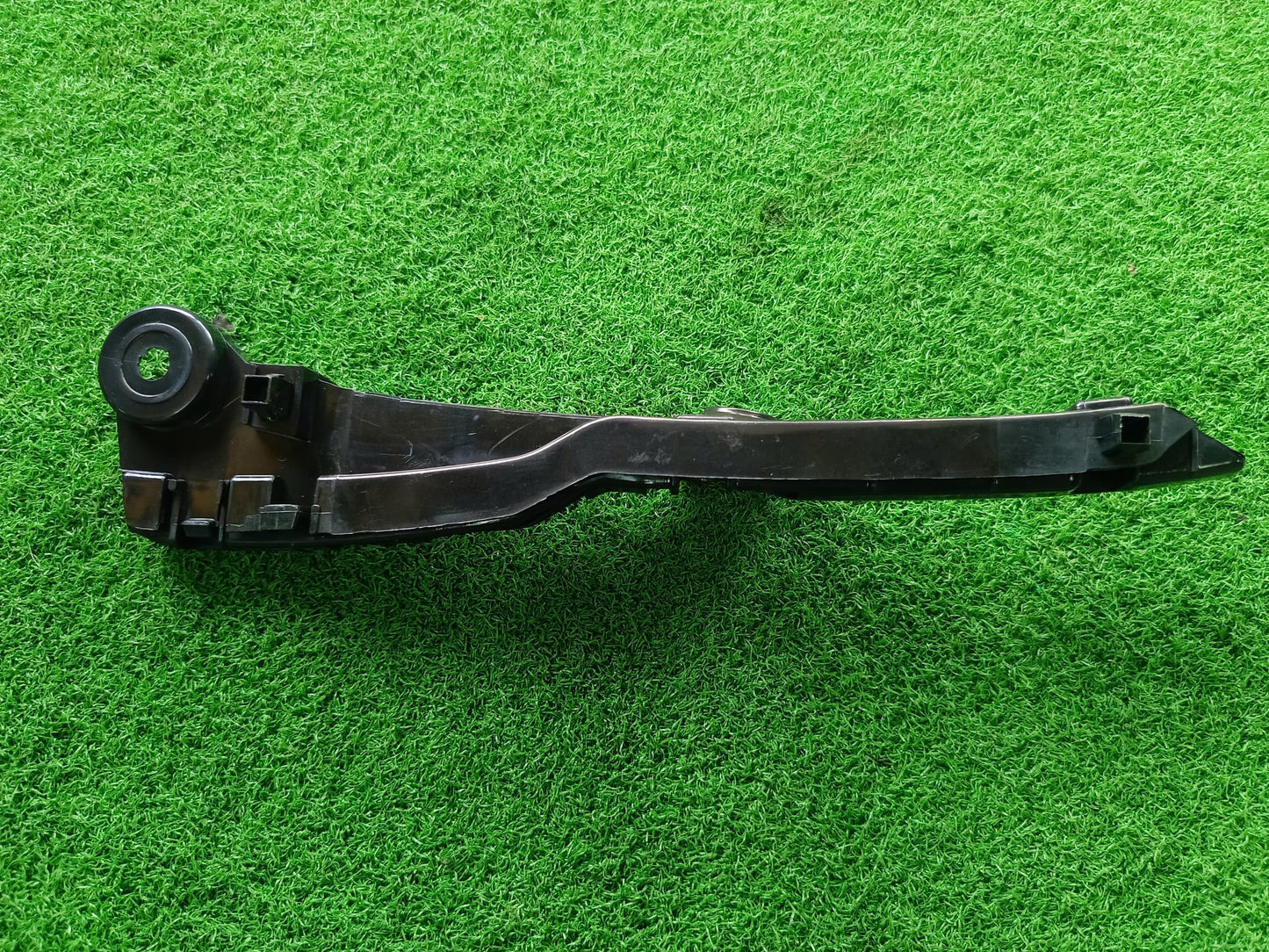TOYOTA FORTUNER 2005 FRONT BUMPER BRACKET RH (TYN07C-1014B-RNND)
