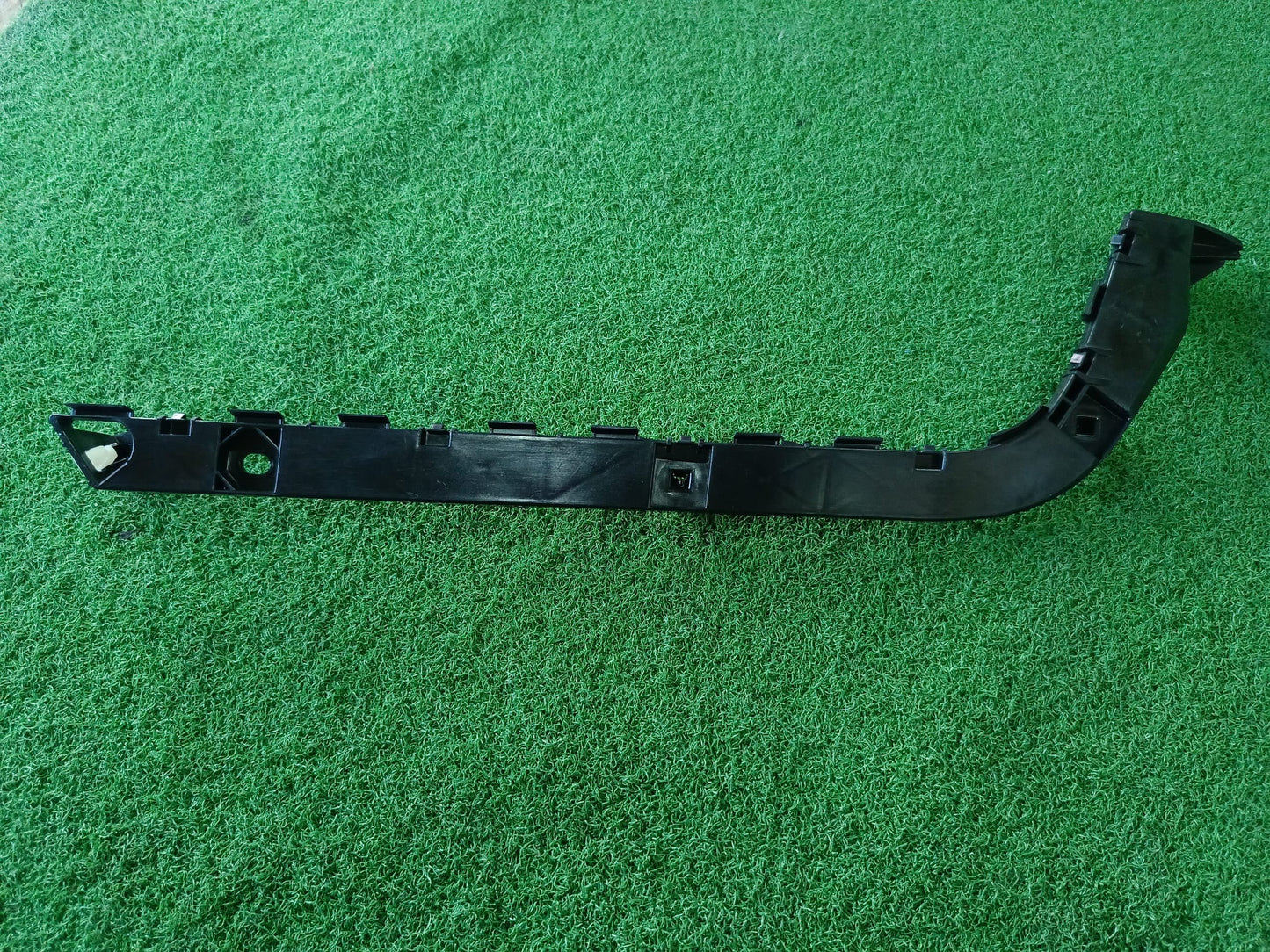 TOYOTA FORTUNER 2005 REAR BUMPER BRACKET LH (TYN07C-2914B-LNND)