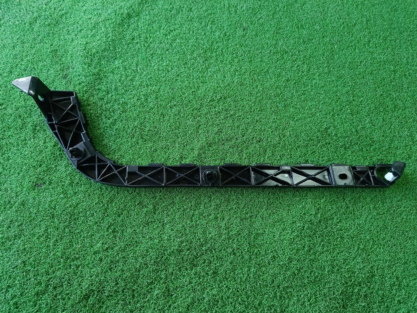 TOYOTA FORTUNER 2005 REAR BUMPER BRACKET LH (TYN07C-2914B-LNND)