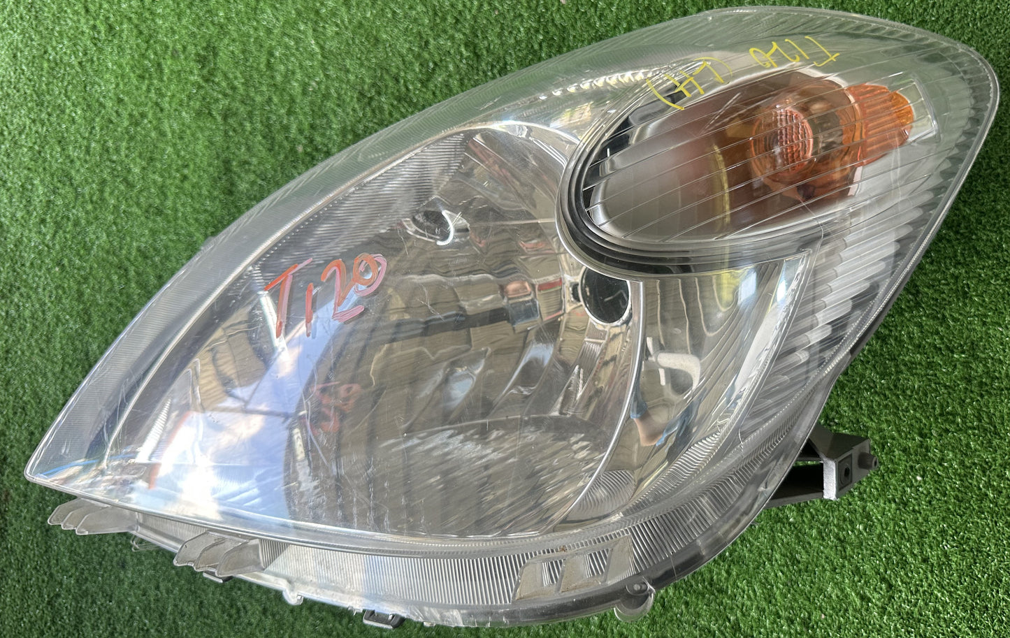 TOYOTA AVANZA T120 HEAD LAMP LH (HL0012)