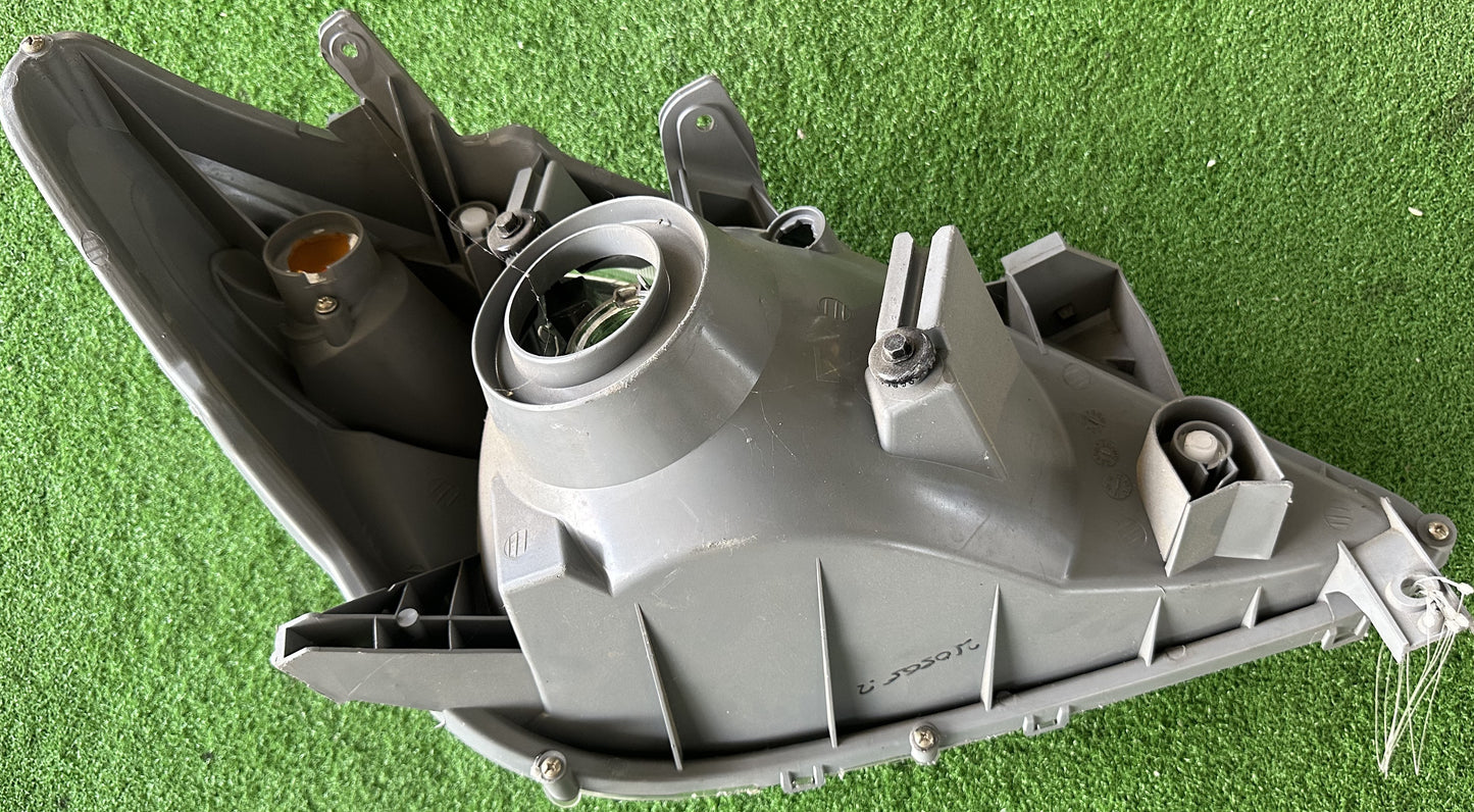 TOYOTA AVANZA T120 HEAD LAMP LH (HL0012)