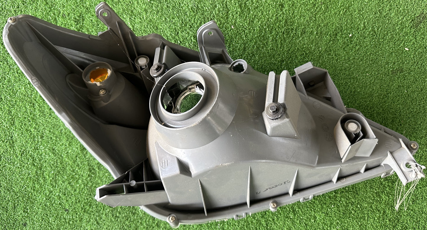 TOYOTA AVANZA T120 HEAD LAMP LH (HL0012)