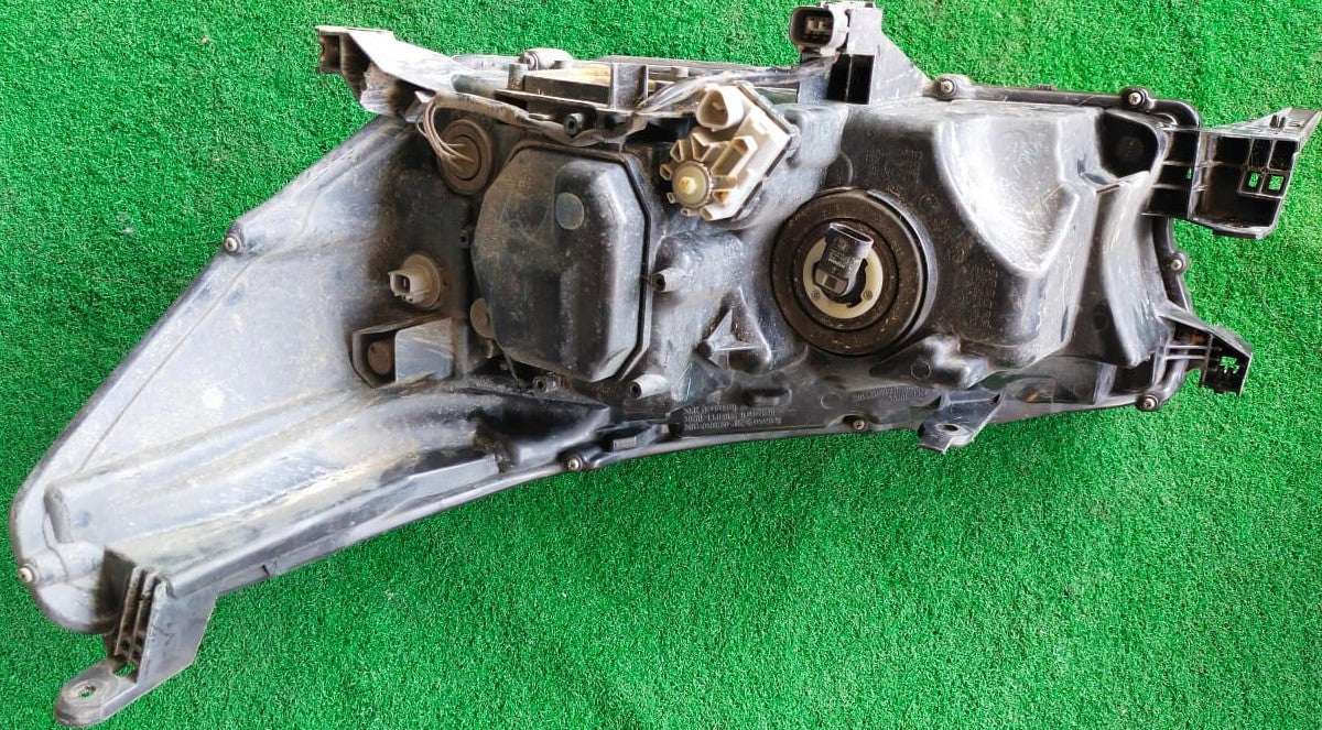 TOYOTA HILUX REVO HEAD LAMP RH (HL0043)