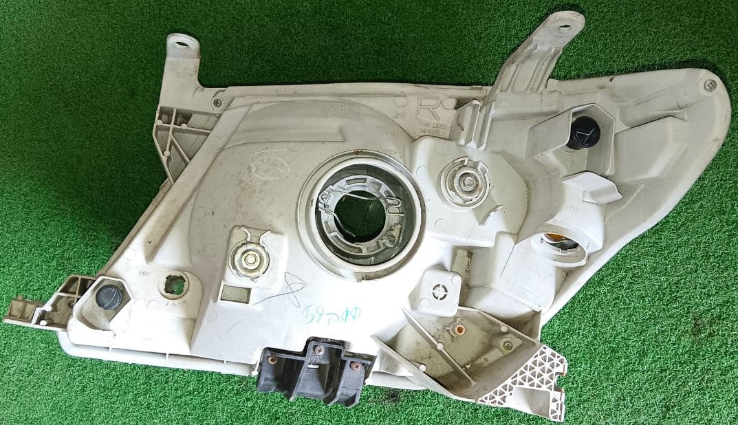 TOYOTA VIGO HEAD LAMP RH (HL0047)