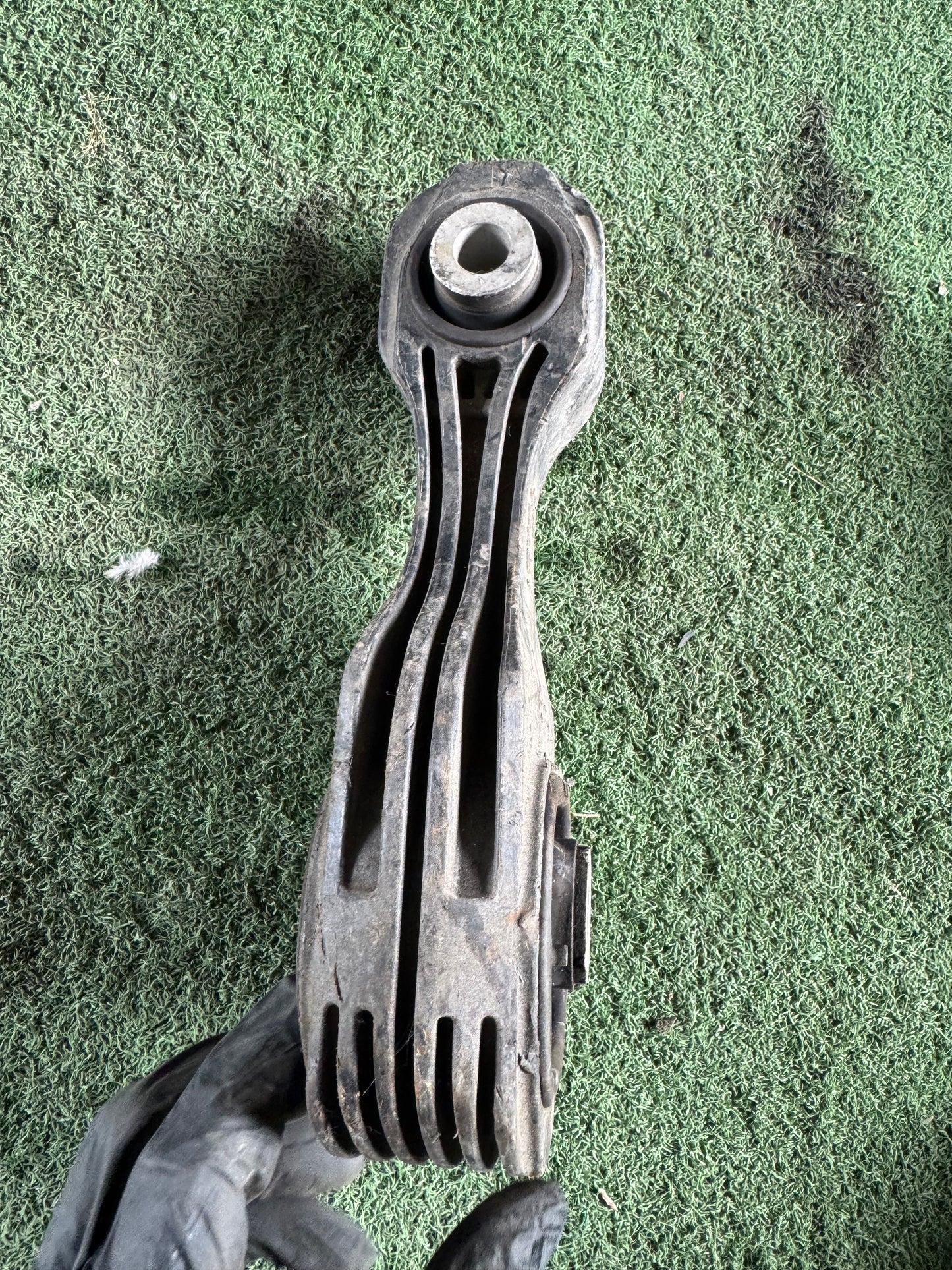 HONDA HRV ENGINE MOUNTING REAR (EM0012)