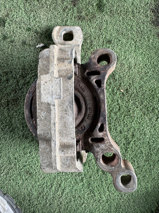 FORD KUGA ENGINE MOUNTING RH (EM0017)