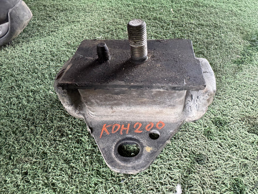 TOYOTA HIACE KDH200 ENGINE MOUNTING RH (EM0023)