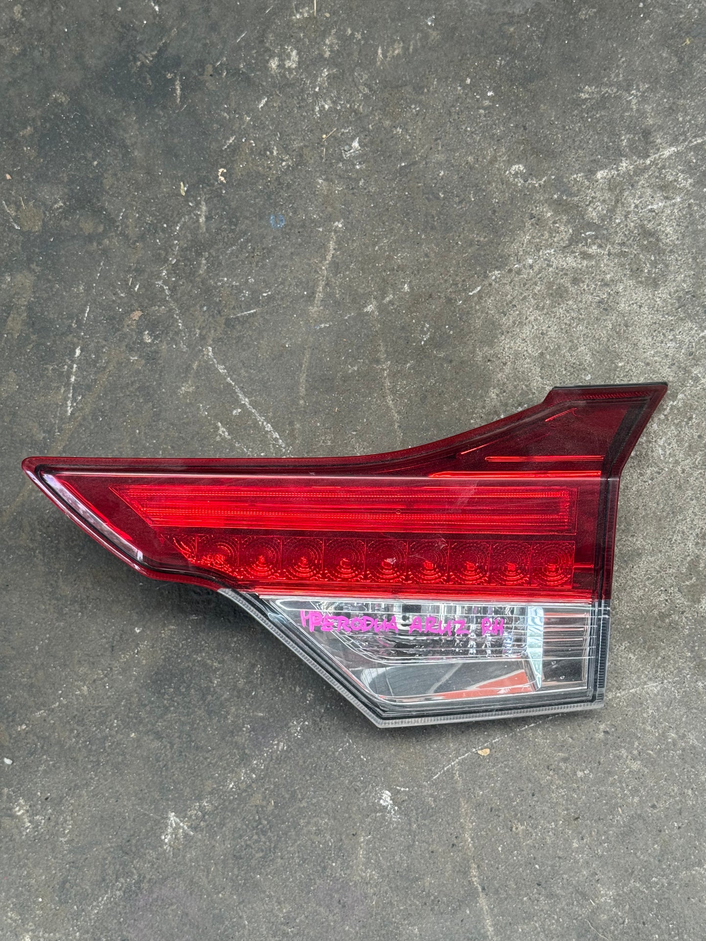 PERODUA ARUZ INNER TAIL LAMP RH 81580-BZ060