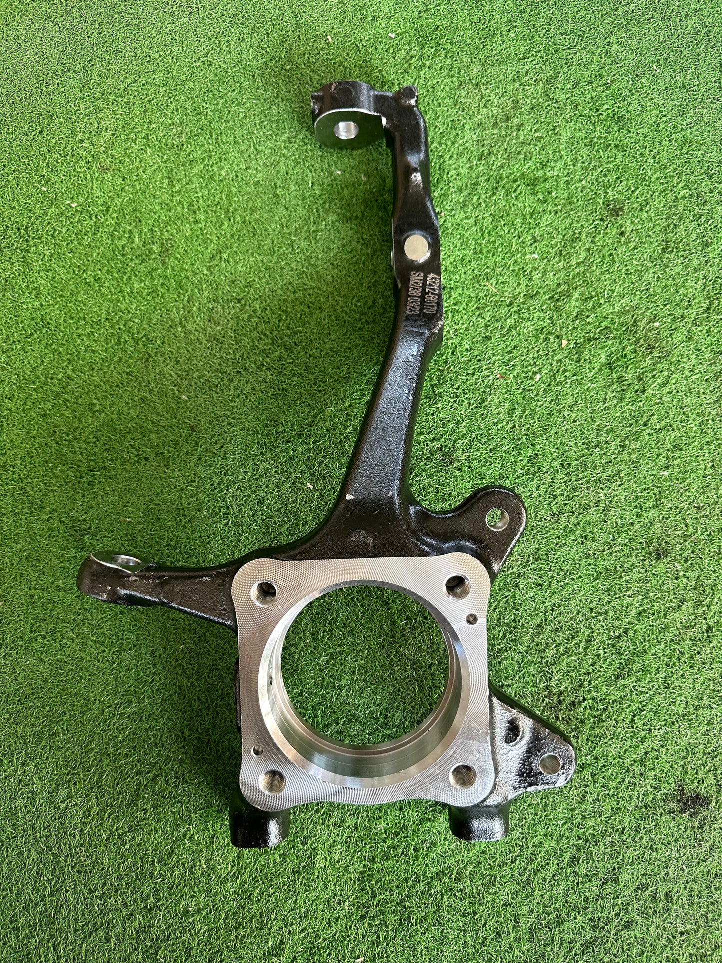 TOYOTA PRADO 4.0, LAND CRUISER GRJ120, RZJ120, KDJ120, KZJ120 KNUCKLE ARM RIGHT (43211-60170)