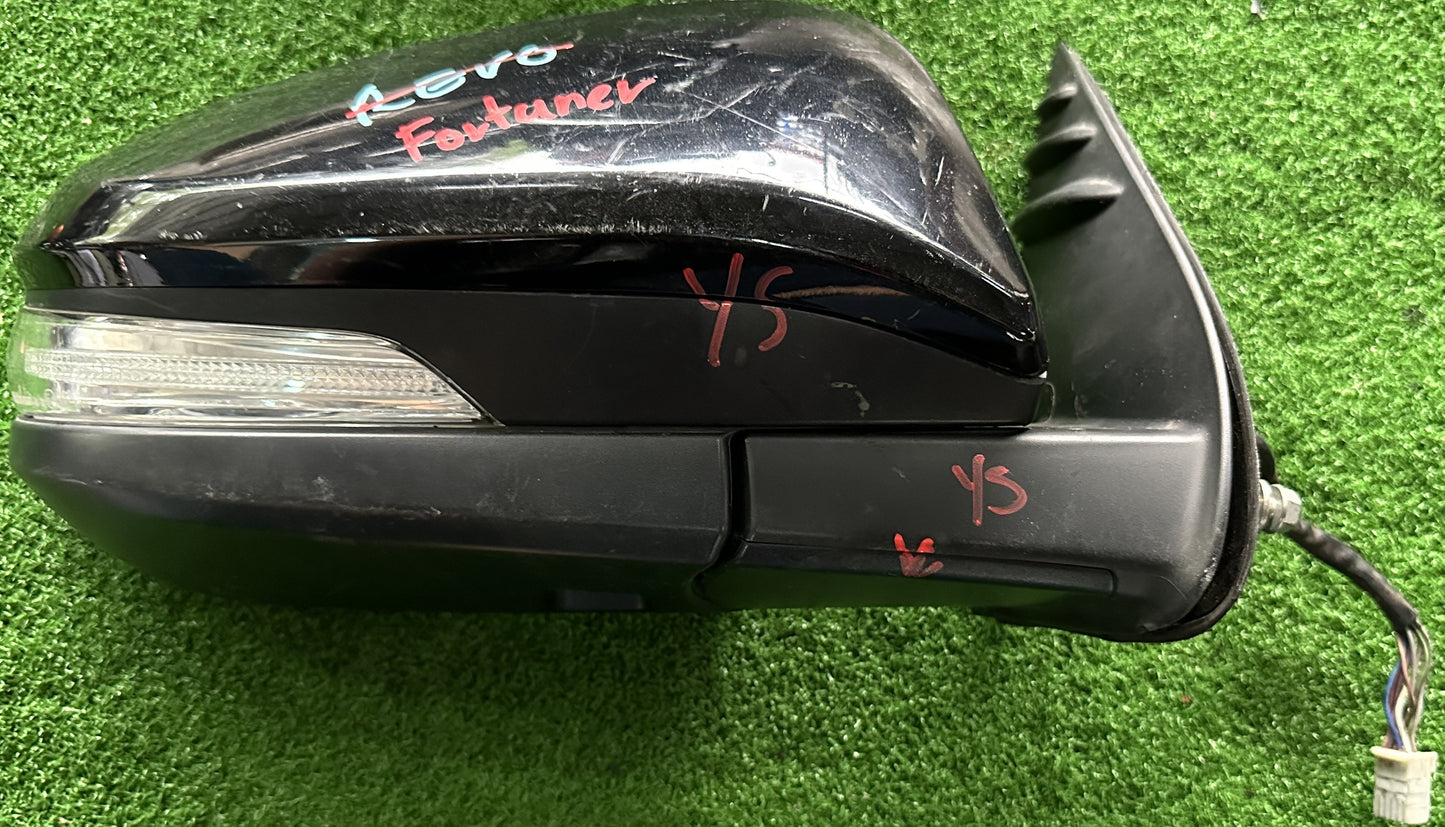 TOYOTA FORTUNER GUN156 SIDE MIRROR 9WIRE RH BLACK (SM00040-1)