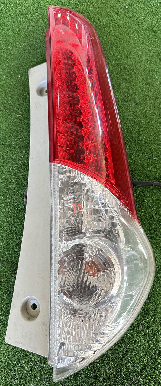 PERODUA ALZA TAIL LAMP RH (TL00023)