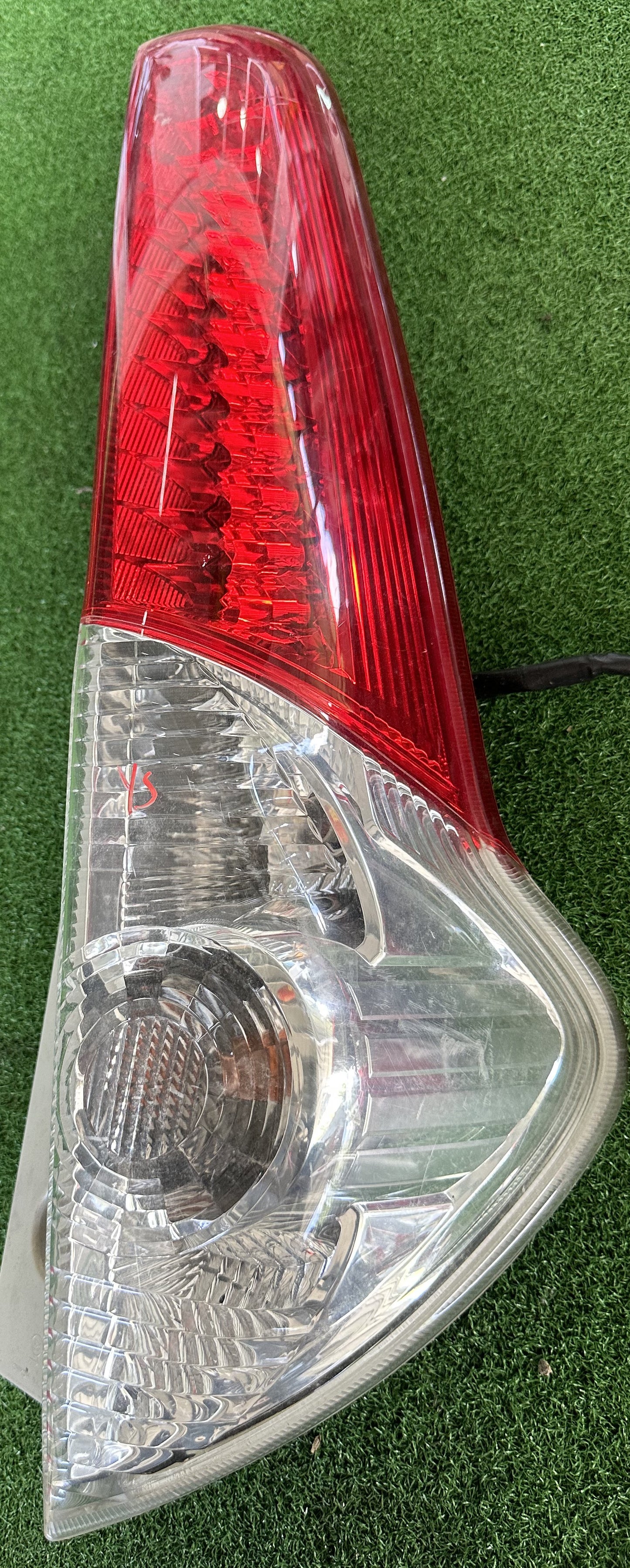 PERODUA ALZA TAIL LAMP RH (TL00023)