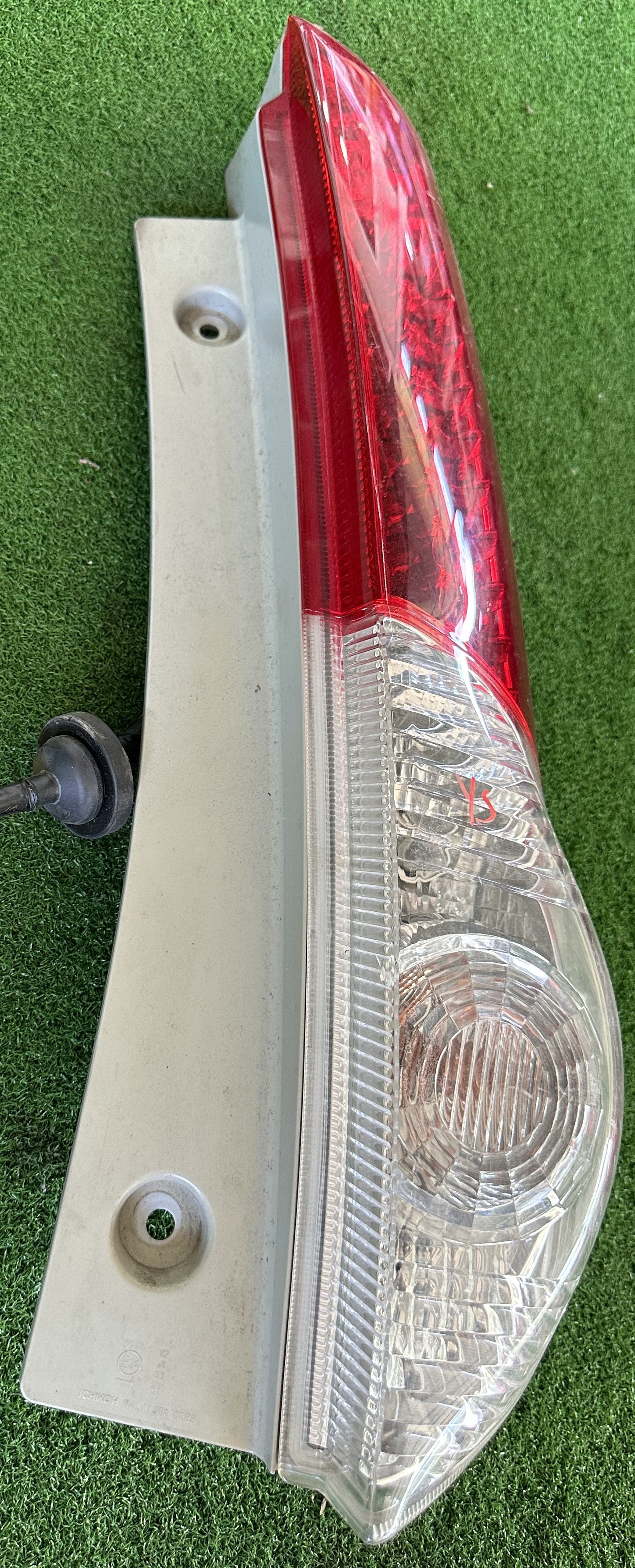 PERODUA ALZA TAIL LAMP RH (TL00023)