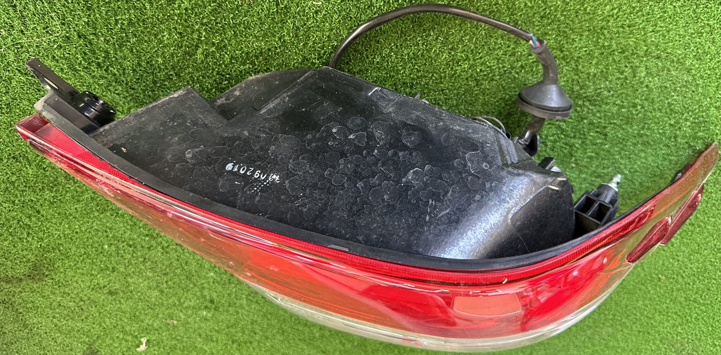 PERODUA BEZZA TAIL LAMP LH (81560-BZ410)