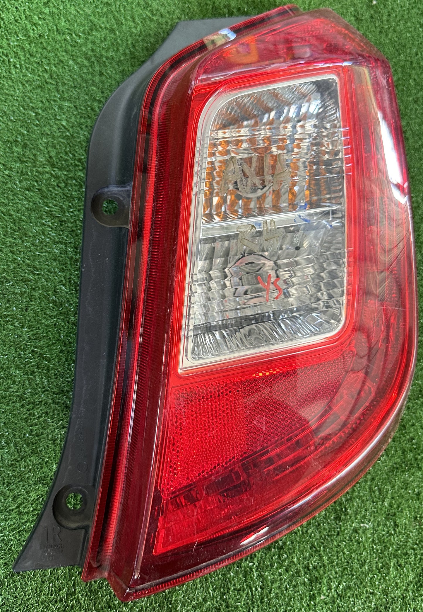 PERODUA AXIA TAIL LAMP RH (81550-BZ260)