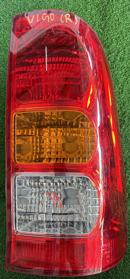 TOYOTA VIGO KUN25 TAIL LAMP RH TAIWAN (TL00042)