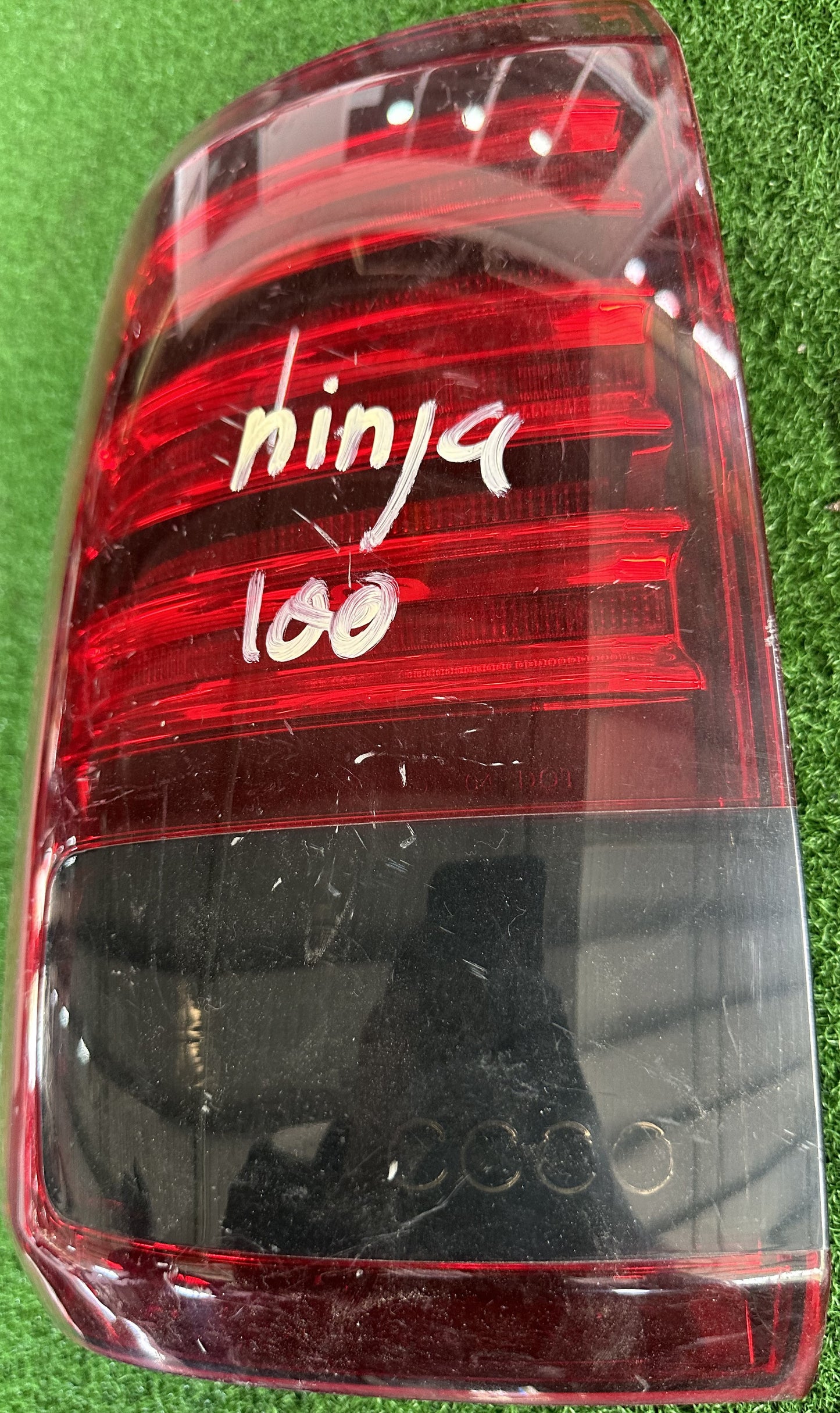 TOYOTA LAND CRUISER 100 OUTER TAIL LAMP LH LED TAIWAN (TL00048)