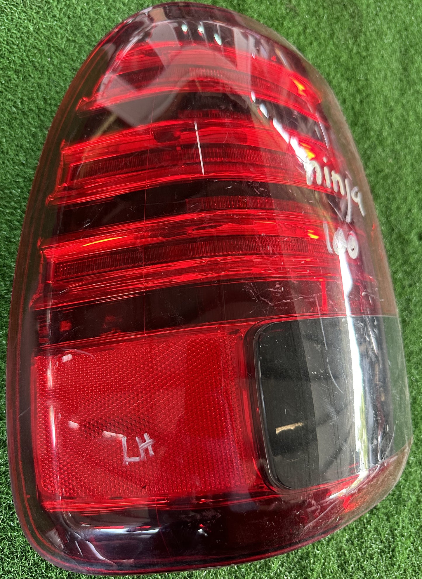 TOYOTA LAND CRUISER 100 OUTER TAIL LAMP LH LED TAIWAN (TL00048)