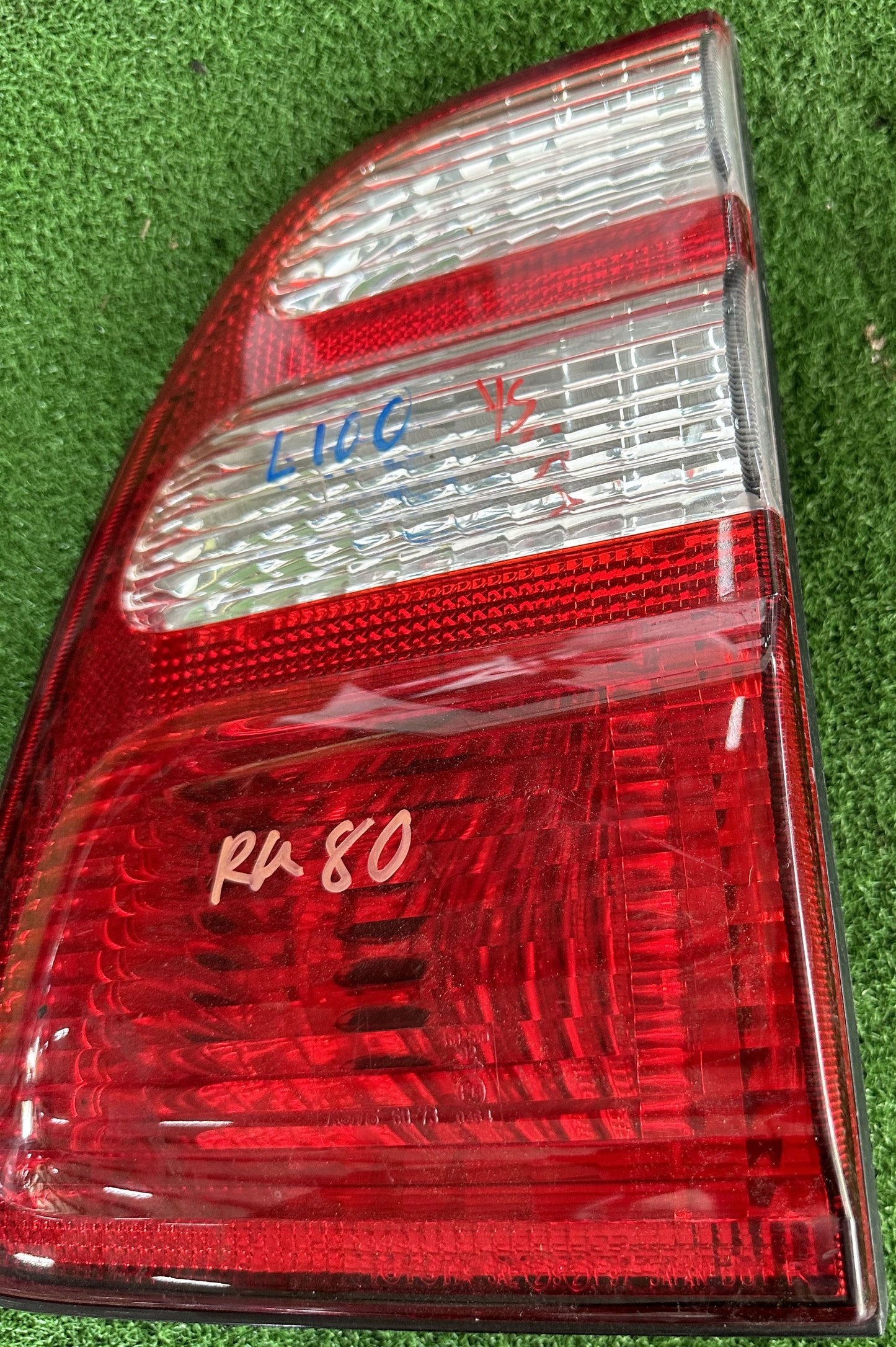 TOYOTA LAND CRUISER 100 INNER TAIL LAMP RH (TL00049)