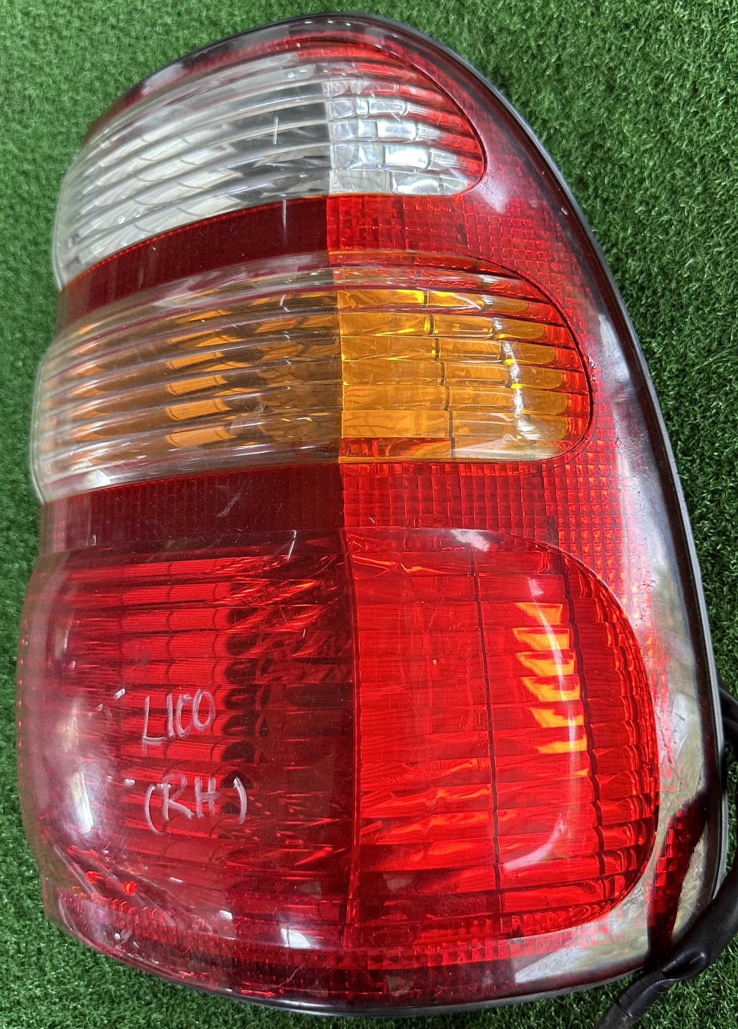 TOYOTA LAND CRUISER 100 INNER TAIL LAMP (TL00051)