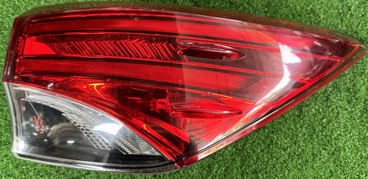 TOYOTA FORTUNER GUN156 OUTER TAIL LAMP RH (TL00056)
