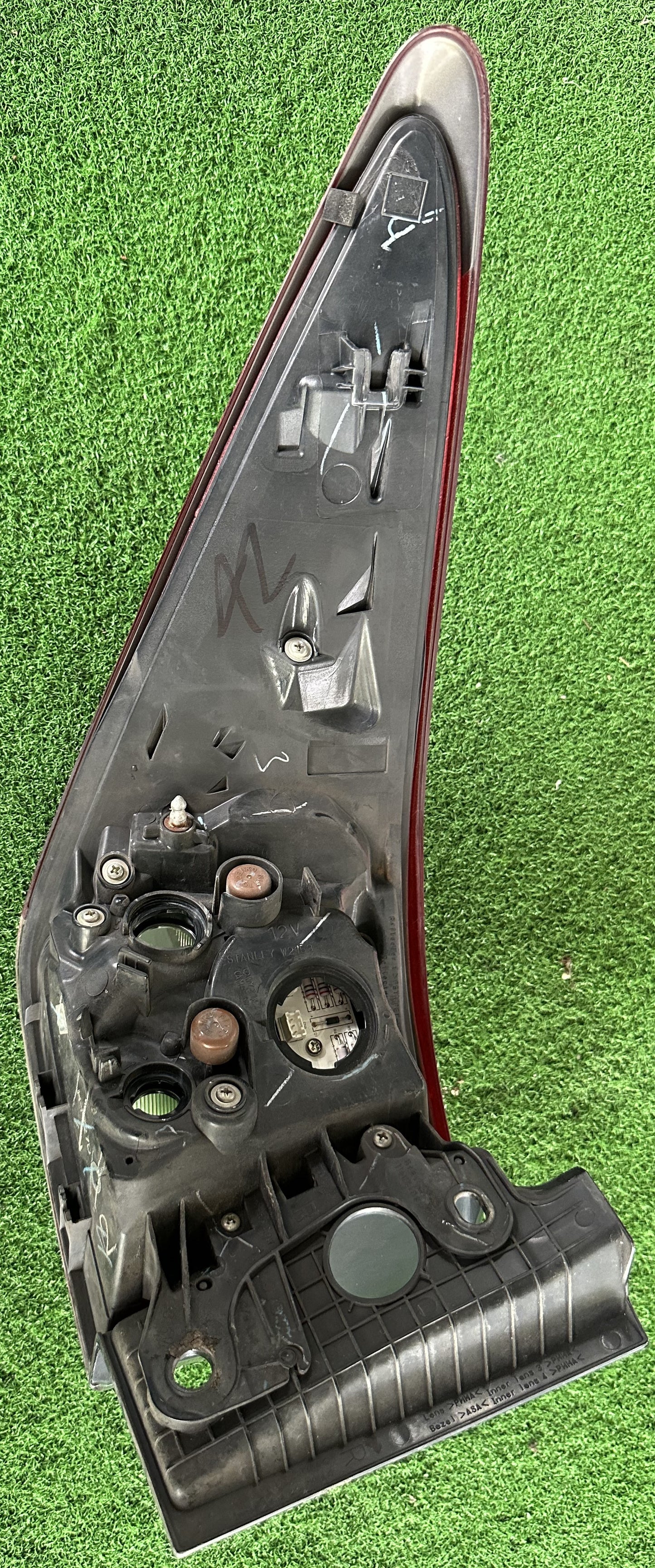 TOYOTA FORTUNER GUN156 OUTER TAIL LAMP RH (TL00056)