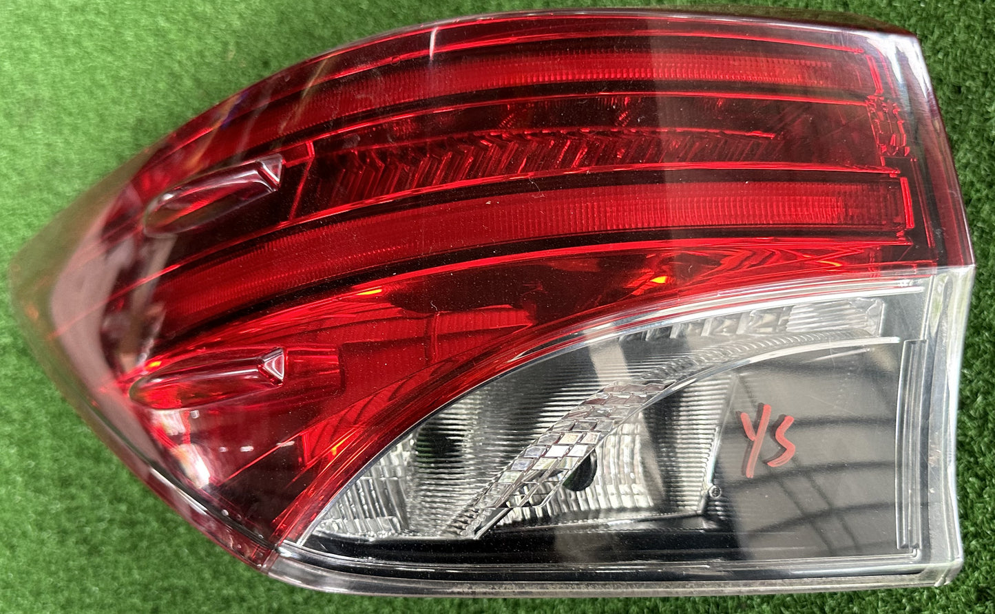 TOYOTA FORTUNER GUN156 OUTER TAIL LAMP LH (TL00057)