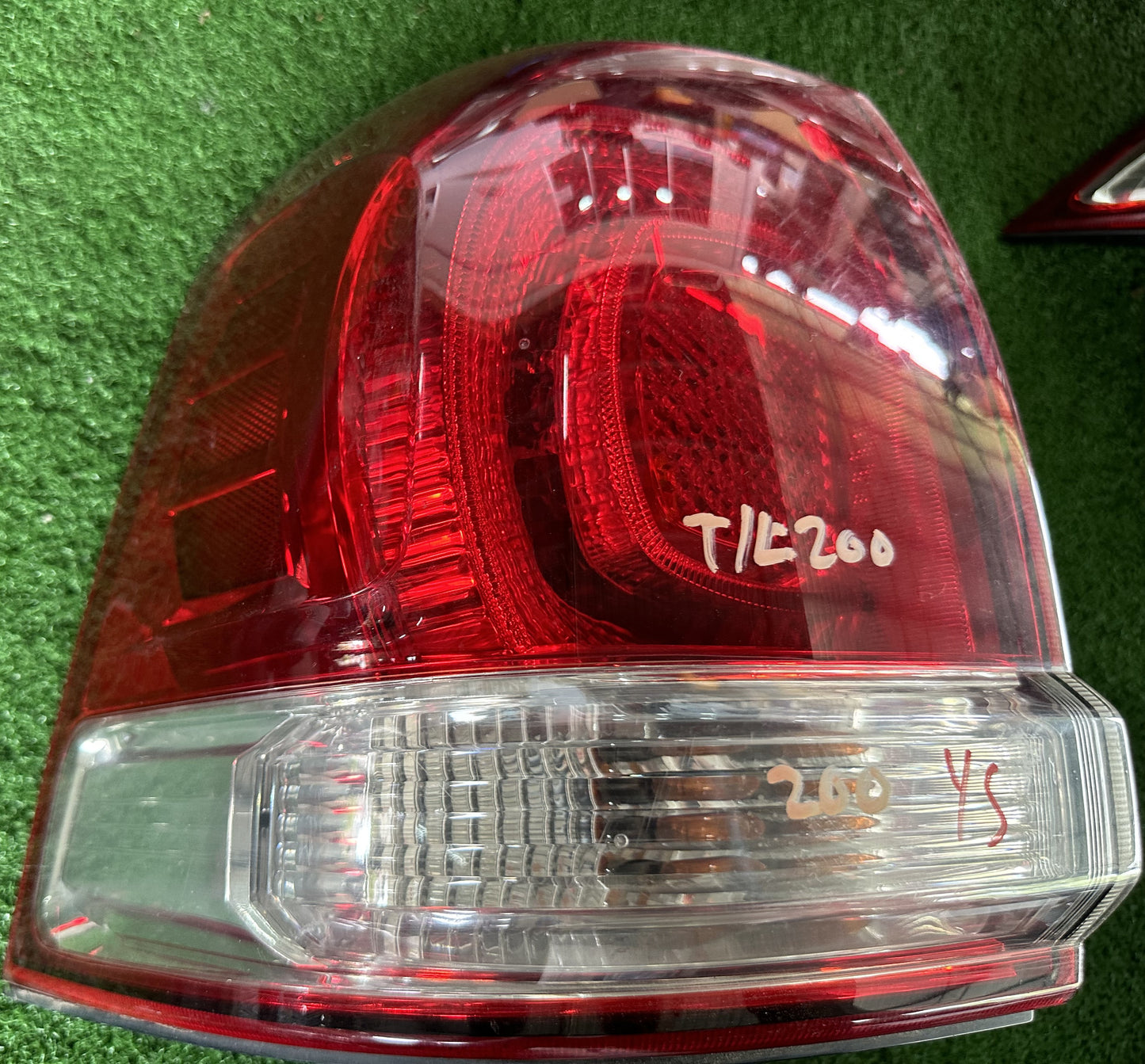 TOYOTA LAND CRUISER 200 OUTER TAIL LAMP LH (TL00055)