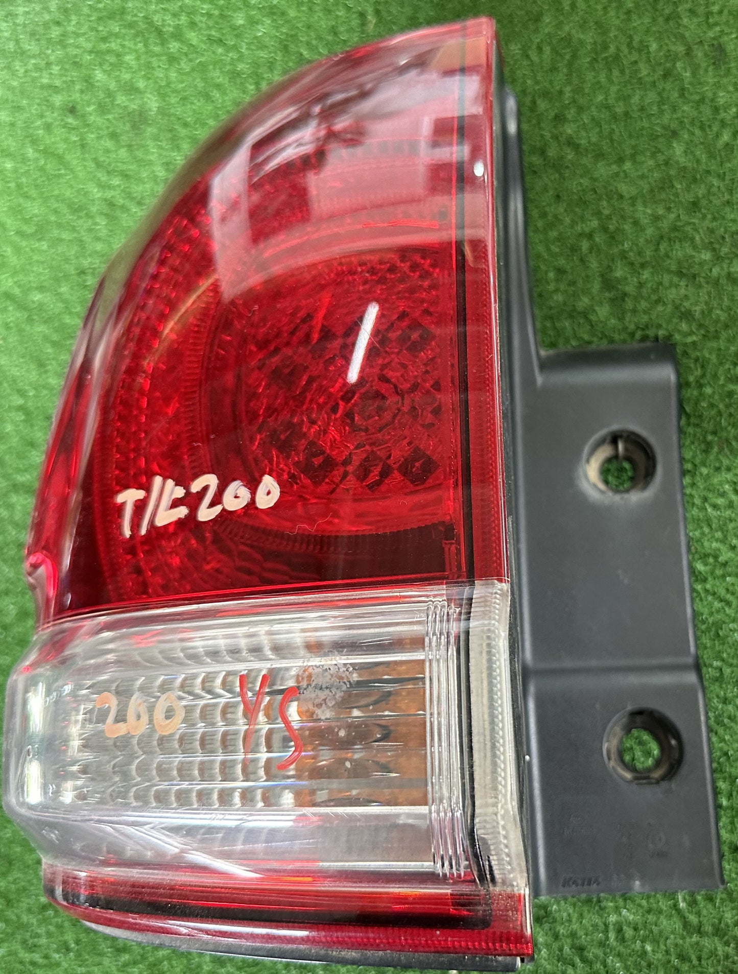 TOYOTA LAND CRUISER 200 OUTER TAIL LAMP LH (TL00055)