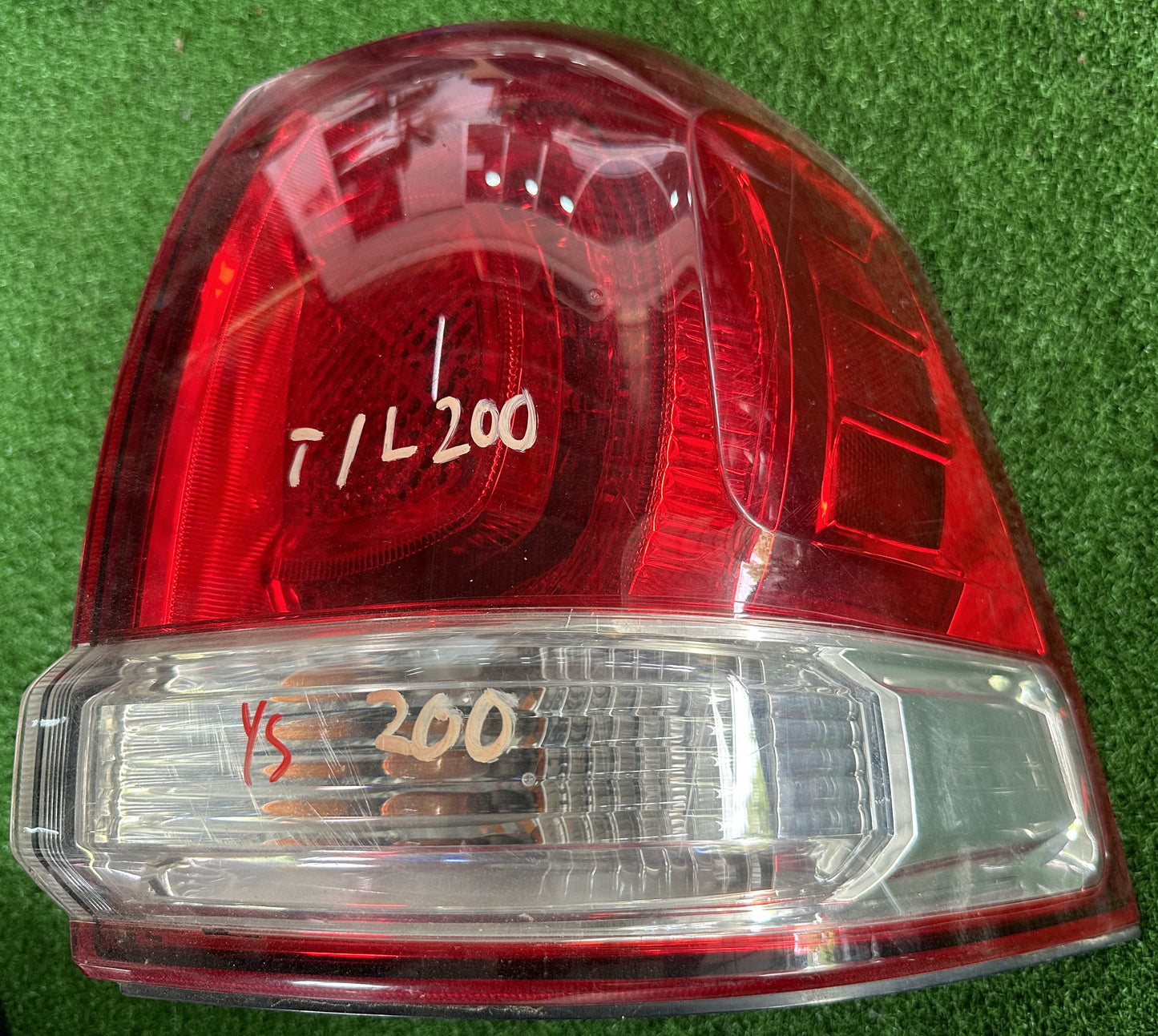 TOYOTA LAND CRUISER 200 OUTER TAIL LAMP RH (TL00054)