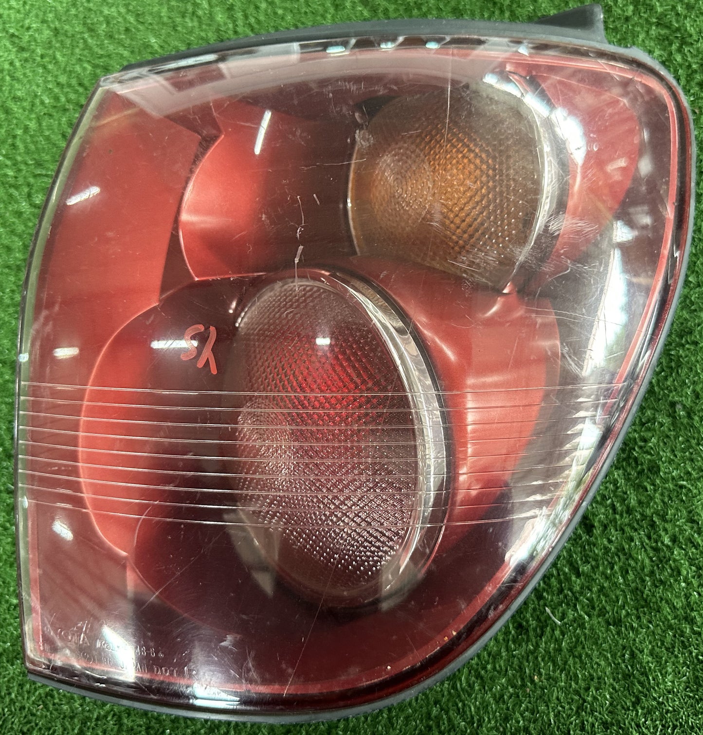 TOYOTA HARRIER XV10 OUTER TAIL LAMP RH (TL00058)