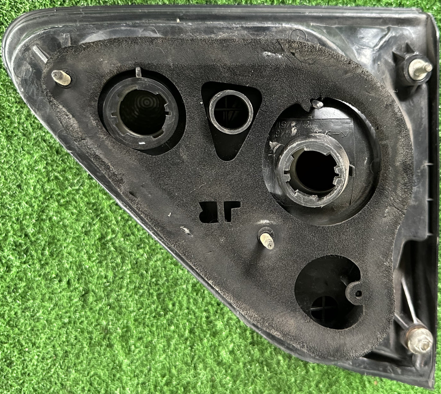 TOYOOTA HARRIER XV10 INNER TAIL LAMP RH (TL00059)