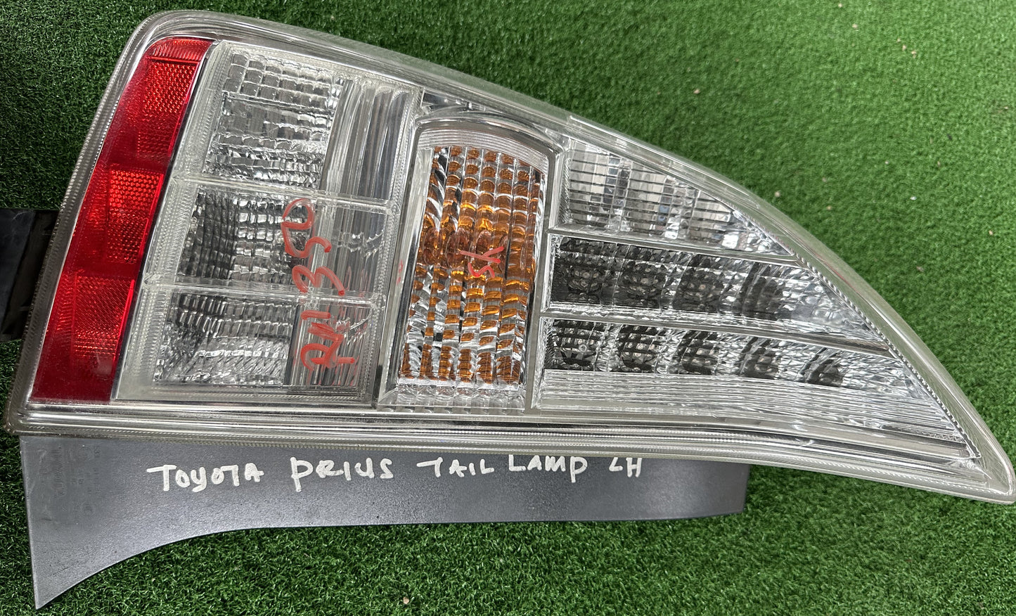 TOYOTA PRIUS TAIL LAMP LH (TL00039)