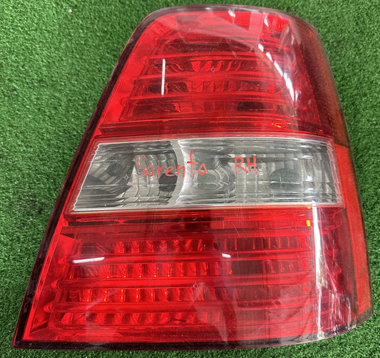 KIA SORENTO TAIL LAMP RH (TL00010)