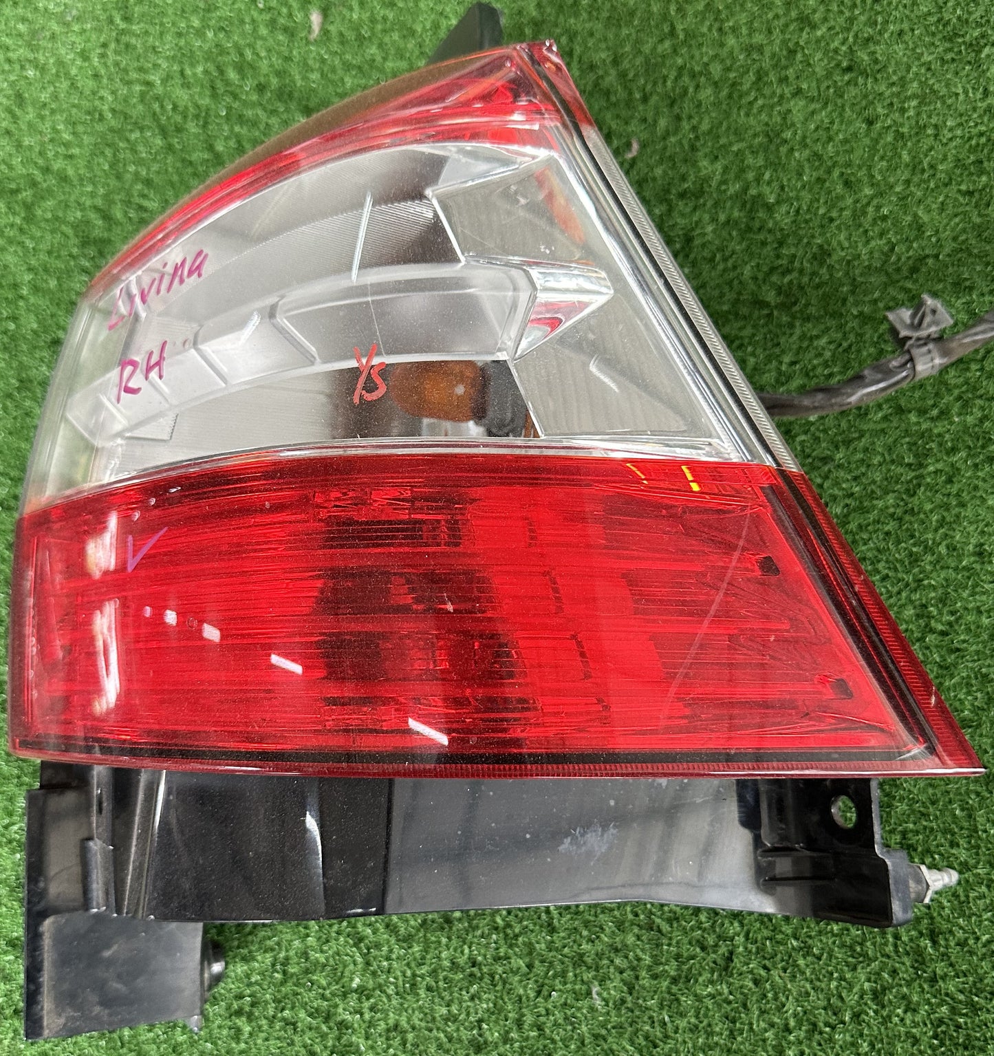 NISSAN LIVINA L11 OUTER TAIL LAMP RH (TL00018)