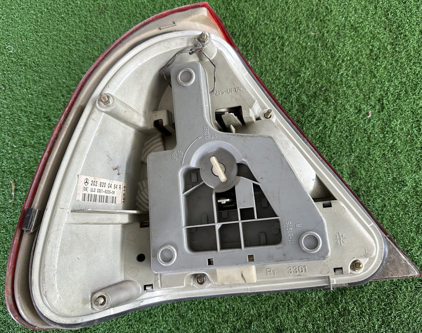 MERCEDES BENZ W202 TAIL LAMP RH (TL00095)