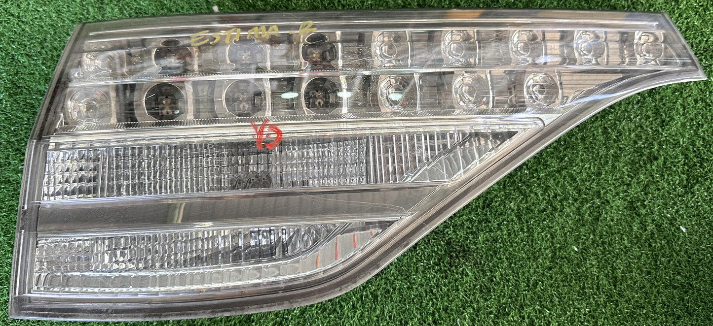 TOYOTA ESTIMA ACR50 OUTER TAIL LAMP RH (TL00061)